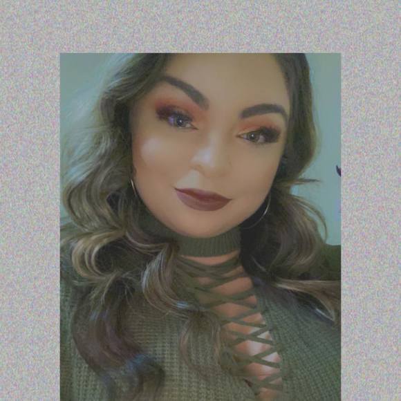 Meet your Posher, Amora - Picture 1 of 1